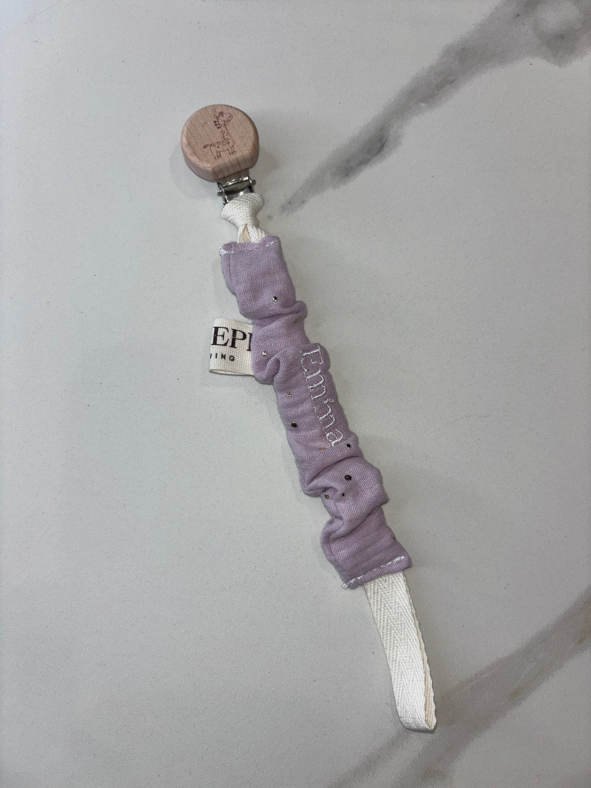 Clip porta ciuccio personalizzata rosa antico – mussola glitter con nome
