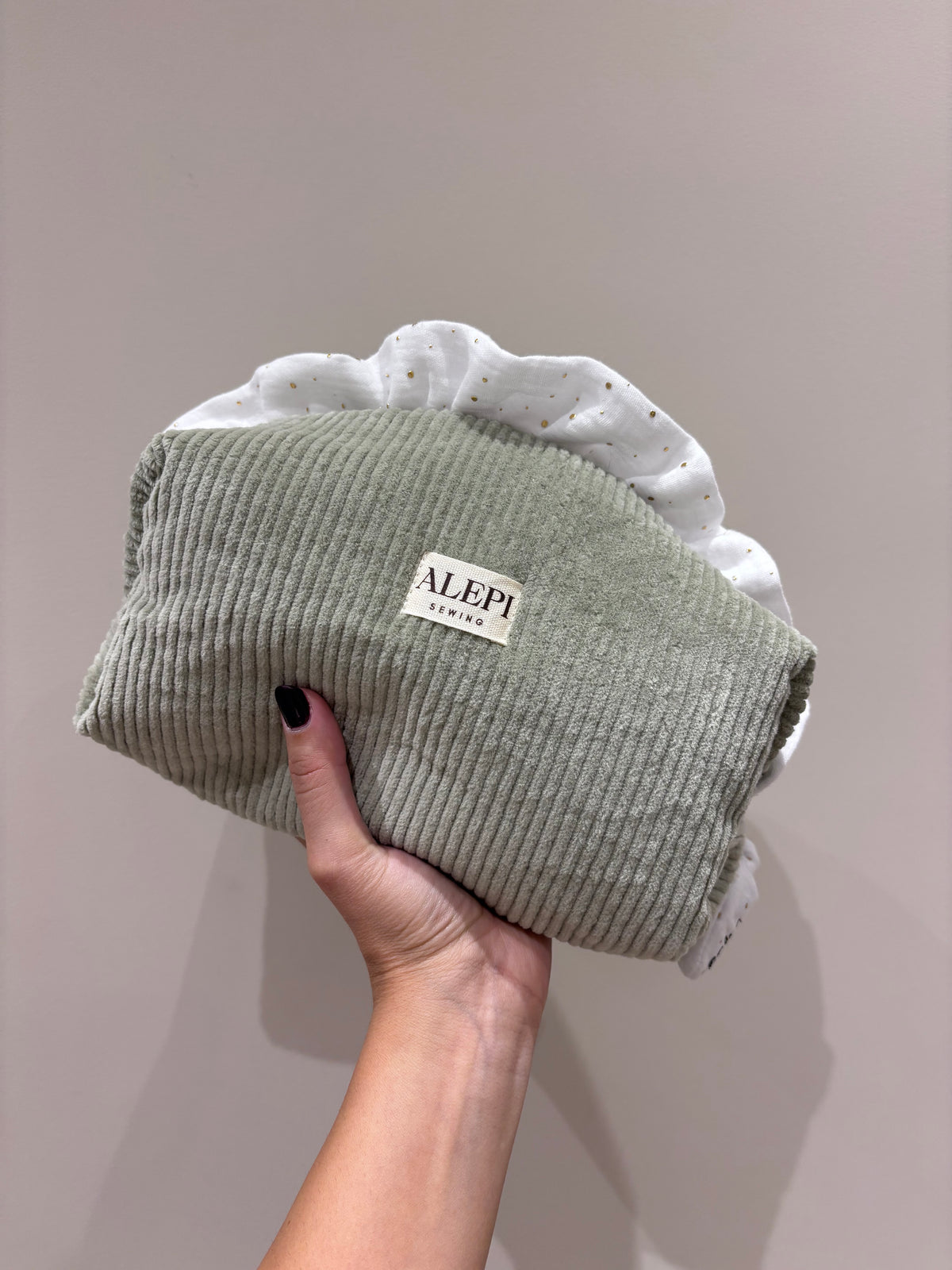 Sage Green – Beauty Case in velluto verde salvia glitter personalizzabile