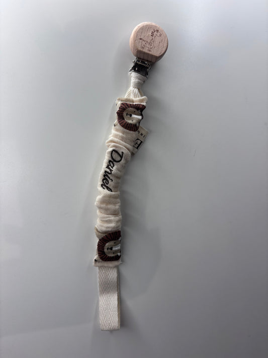 Clip porta ciuccio personalizzata con nome – mussola beige leoncini