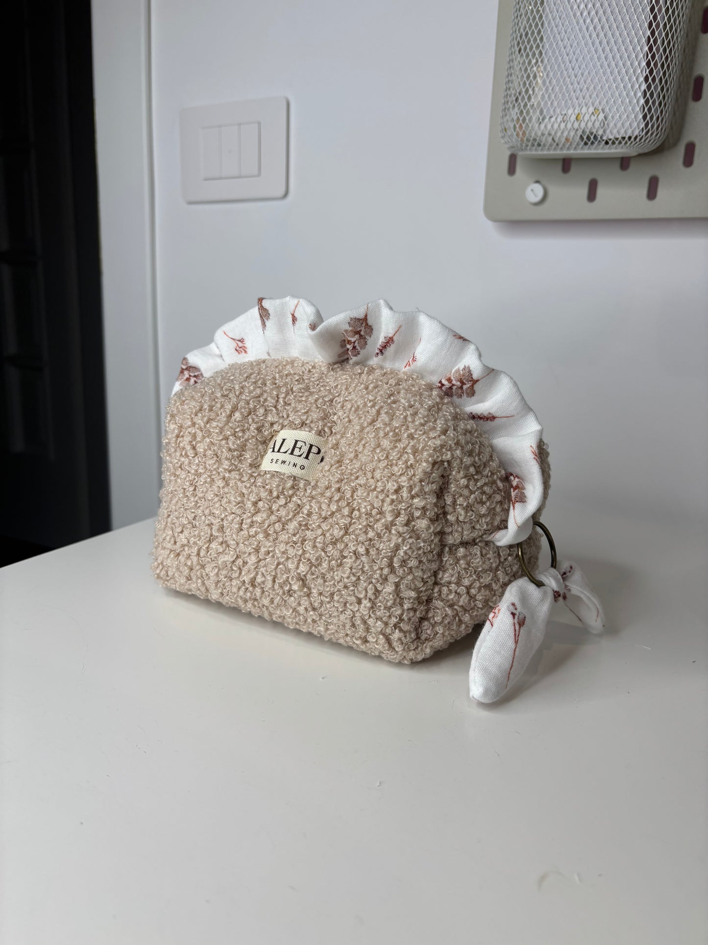 BOUCLE'BEIGE FLOWERS